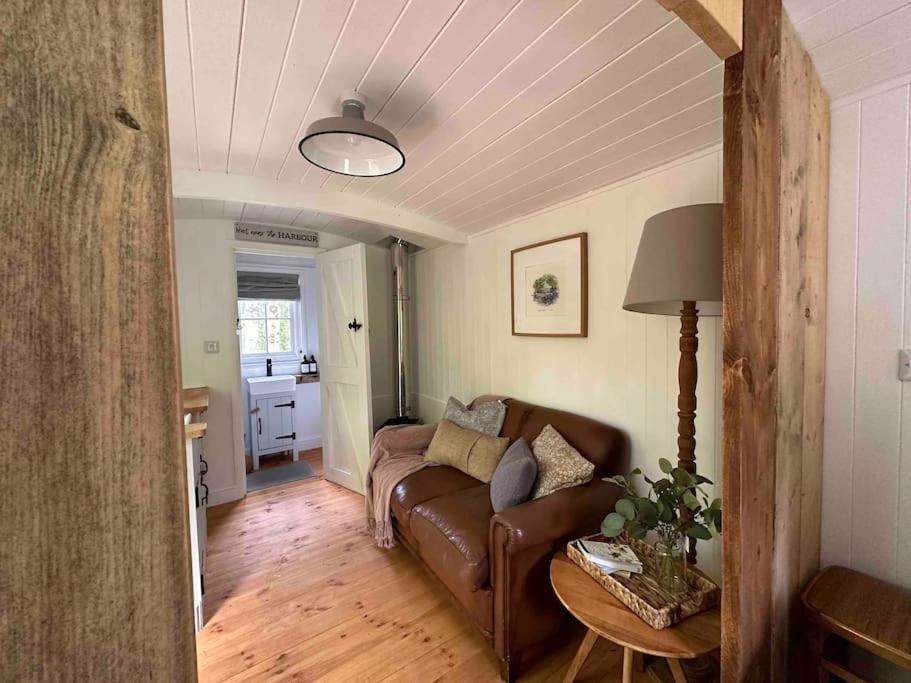 Cornwall Woodland Shepherd'S Hut Deirdres Hut Bodmin Exteriör bild